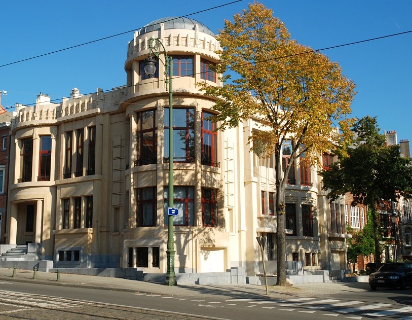 UCCLE: PROMENADE ART DECO